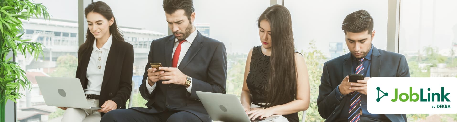 Навигација низ иднината на работата: Клучни совети за барателите на работа